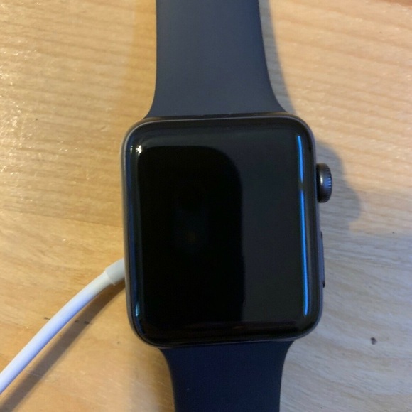 42mm Apple Watch series three - Picture 3 of 5